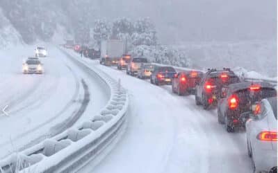 Winter storm wreaks havoc on mountain