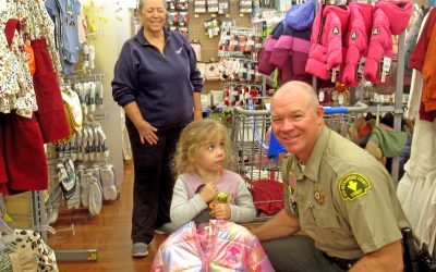 Children go shopping with cops