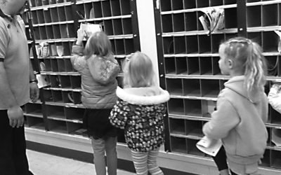 Valley of Enchantment students tour post office