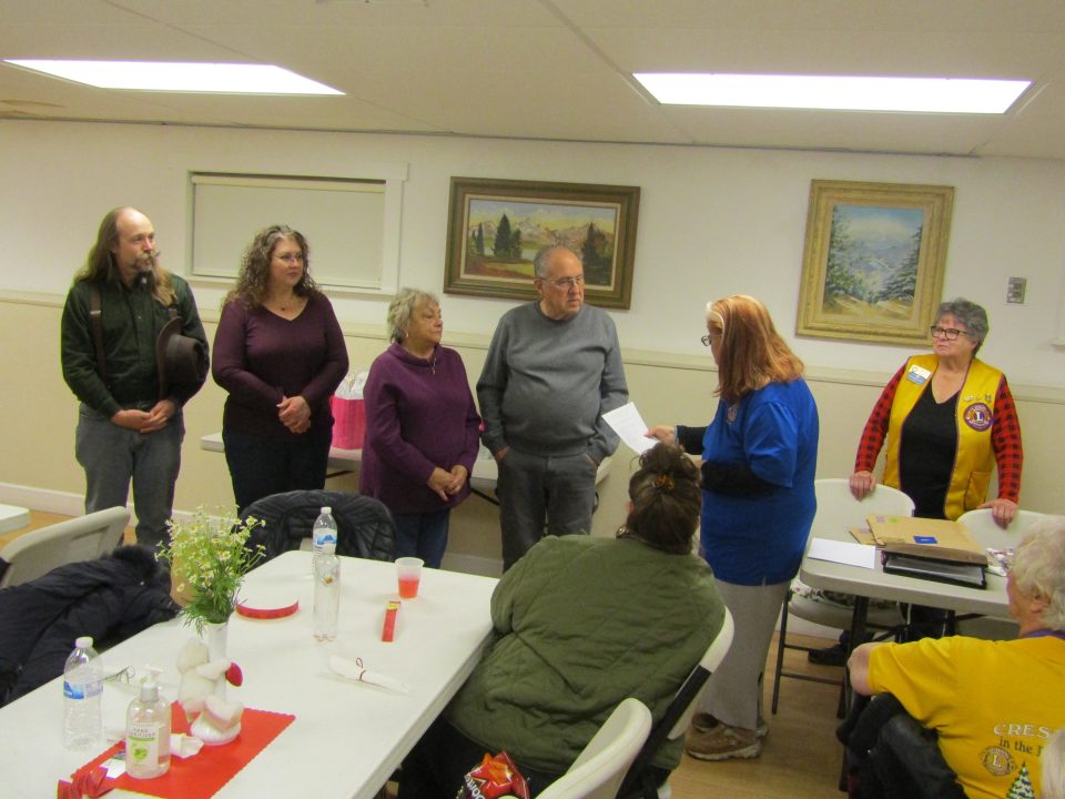 he new members getting inducted into the Crestline Lions Club.