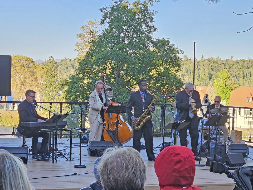 The Jazz Salon featured John Proulx on keys. (Photo by Mary-Justine Lanyon)