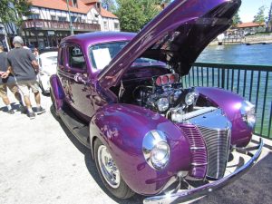 A purple Ford Master Deluxe, owned by Larry Tribe, won the Best Engine trophy.