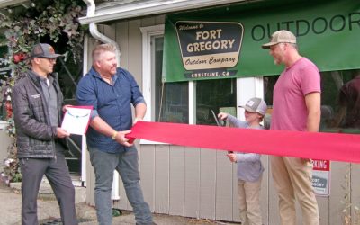 Fort Gregory Outdoor Company cuts ribbon