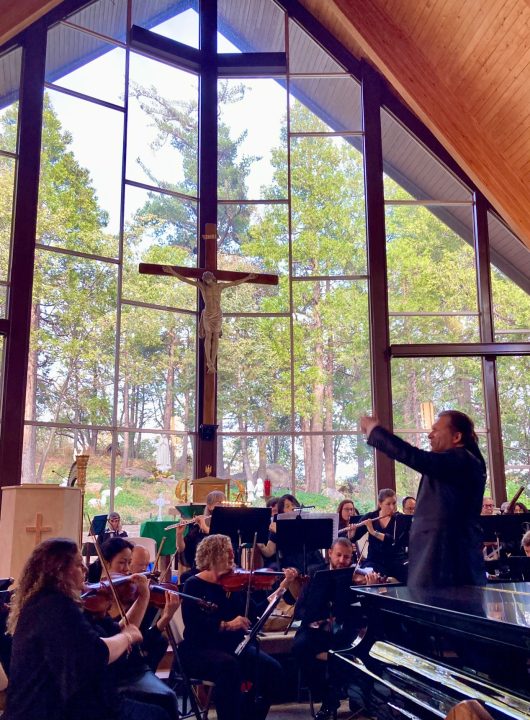 Music Director Tomasz Golka conducted the 50-piece Philharmonic in selections from Tchaikovsky, Beethoven, Duke Ellington and Gershwin. (Photo by Dirk Rinker)