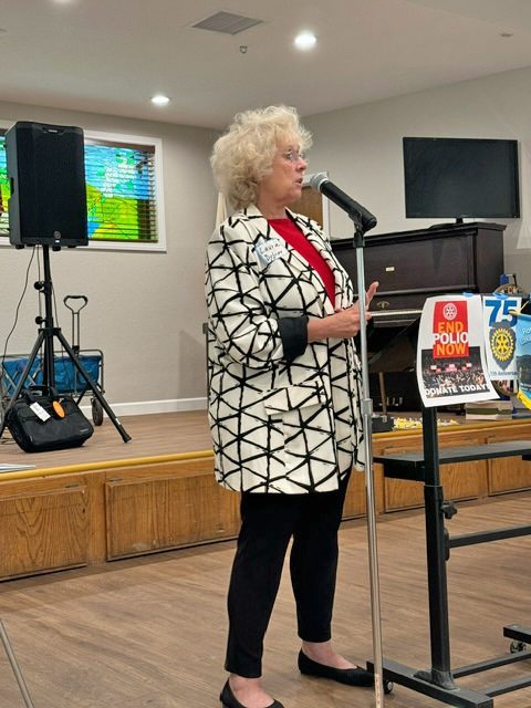 Laura Dyberg shared tips with the Lake Arrowhead Rotary Club on identifying the GSOB.