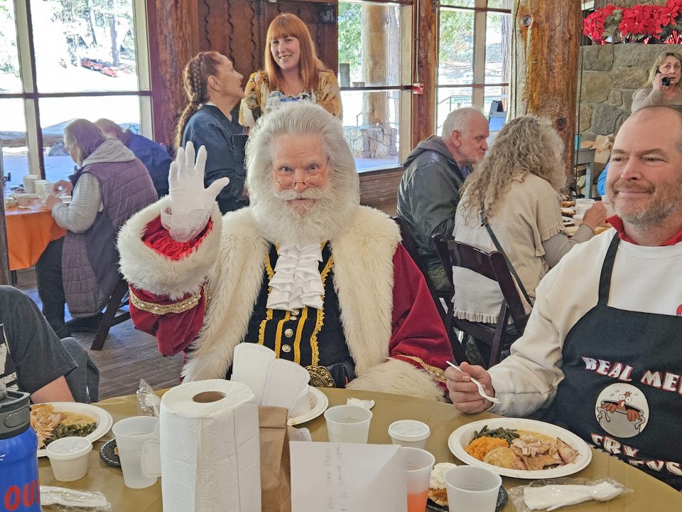 Santa and his family enjoyed their Thanksgiving dinners at the San Moritz Lodge. (Photo by Mary-Justine Lanyon)