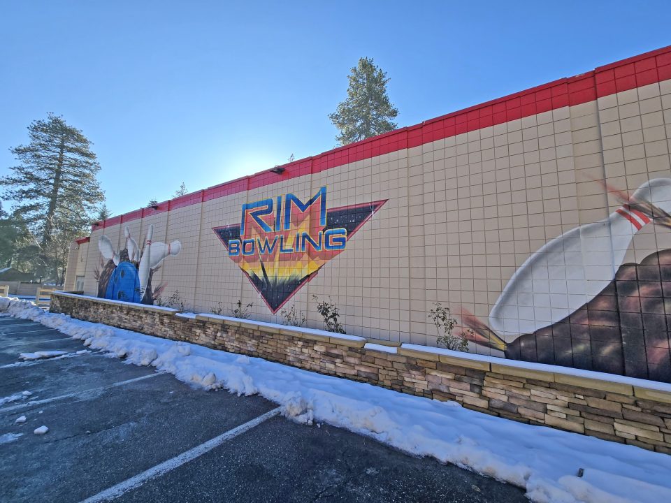 The Crestline Chamber of Commerce,Rim Bowling Crestline,Alpine Mountaineer Newspaper,Mountaineer newspaper,Crestline News,Subway Crestline