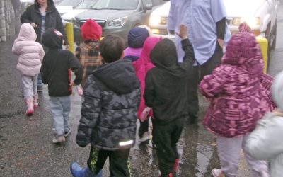 VOE students visit Crestline post office