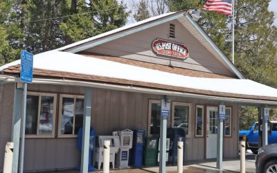 Man with gun draws cops to Cedar Glen shopping center