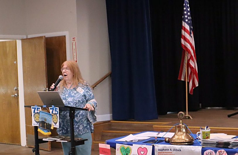 Local historian Rhea-Frances Tetley detailed the early history of Lake Arrowhead at the Rotary meeting.