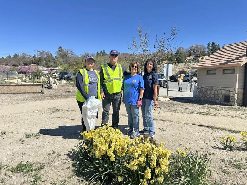 Rotary Club of Lake Arrowhead,Earth Day,Lake Arrowhead News,Mountain News,Alpine Mountaineer Newspaper,Caltrans’ Adopt-a-Highway program