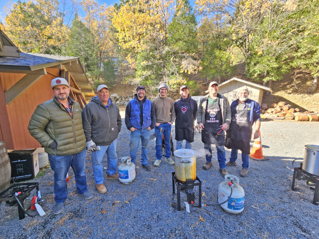 free community Thanksgiving dinner,Crestline News,Crestline Thanksgiving,Alpine Mountaineer Newspaper,Mountain Events,Mountain News