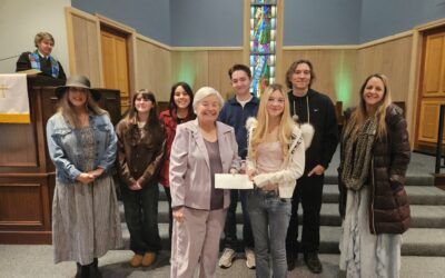 Youth reaching out to the unhoused