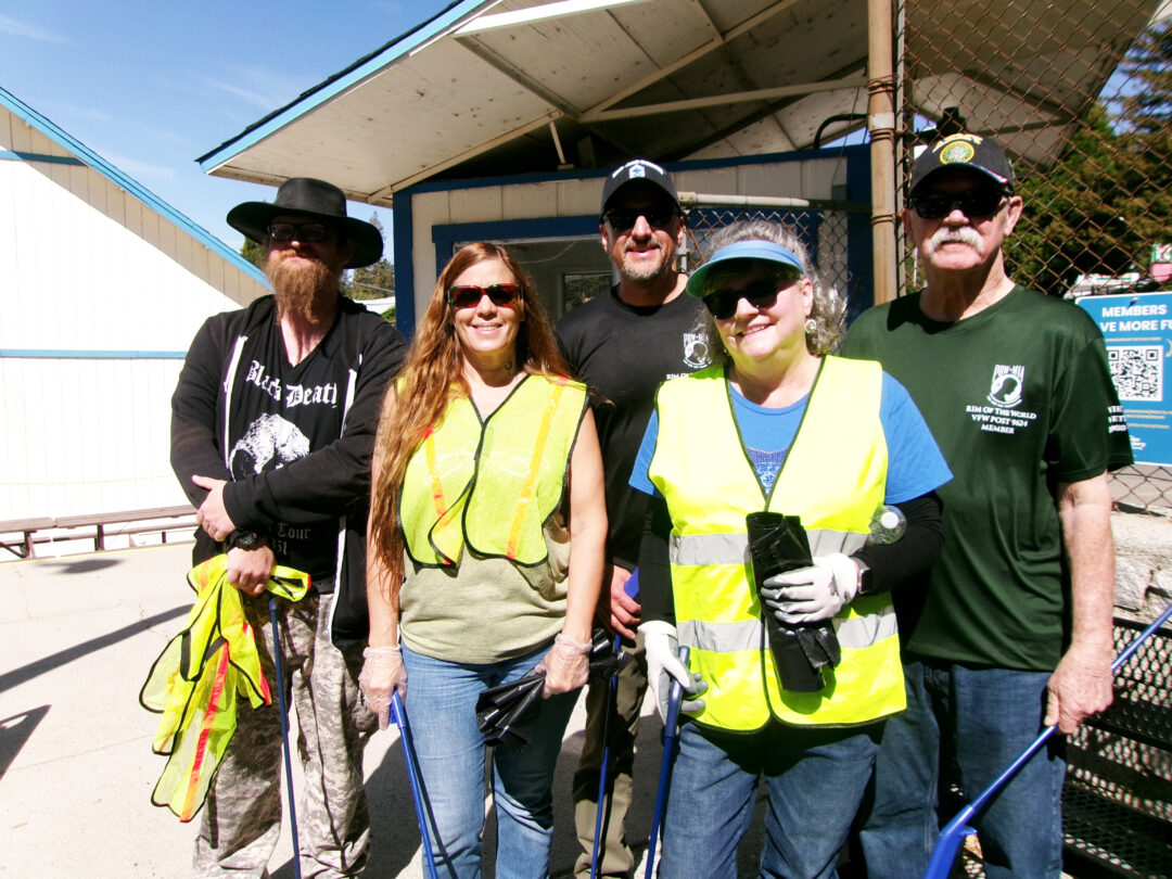 Adrianne, Lisa, Julia, Melissa and Adrianna from Glendora and Orange County enjoyed last year’s Brewfest at Tavern Bay Beach Club so much they couldn’t resist attending this year’s event. (Photos by Douglas W. Motley) Members of VFW Post 9624 and the VFW Auxiliary were among the volunteers cleaning up Crestline. (Photos by Douglas W. Motley)